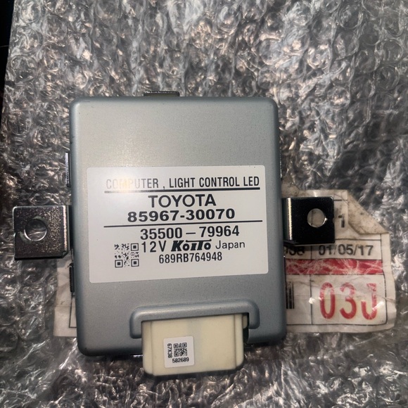 Light Control Module - Silver - Picture 2 of 5